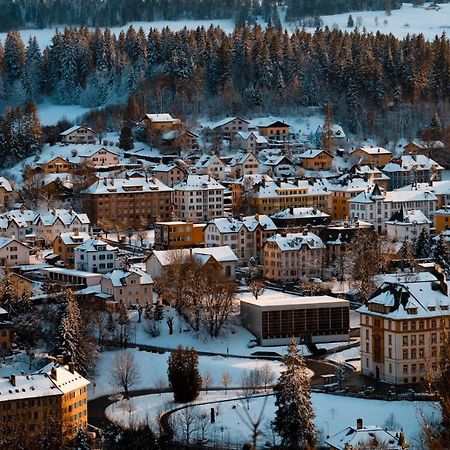 Appartement Douces Heures Avec Parking Couvert Prive Le Locle Exteriör bild