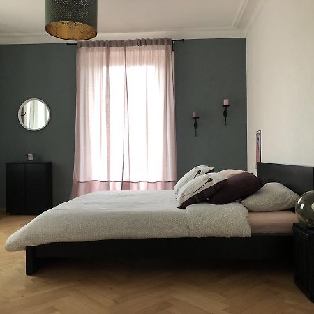 Appartement Douces Heures Avec Parking Couvert Prive Le Locle Exteriör bild