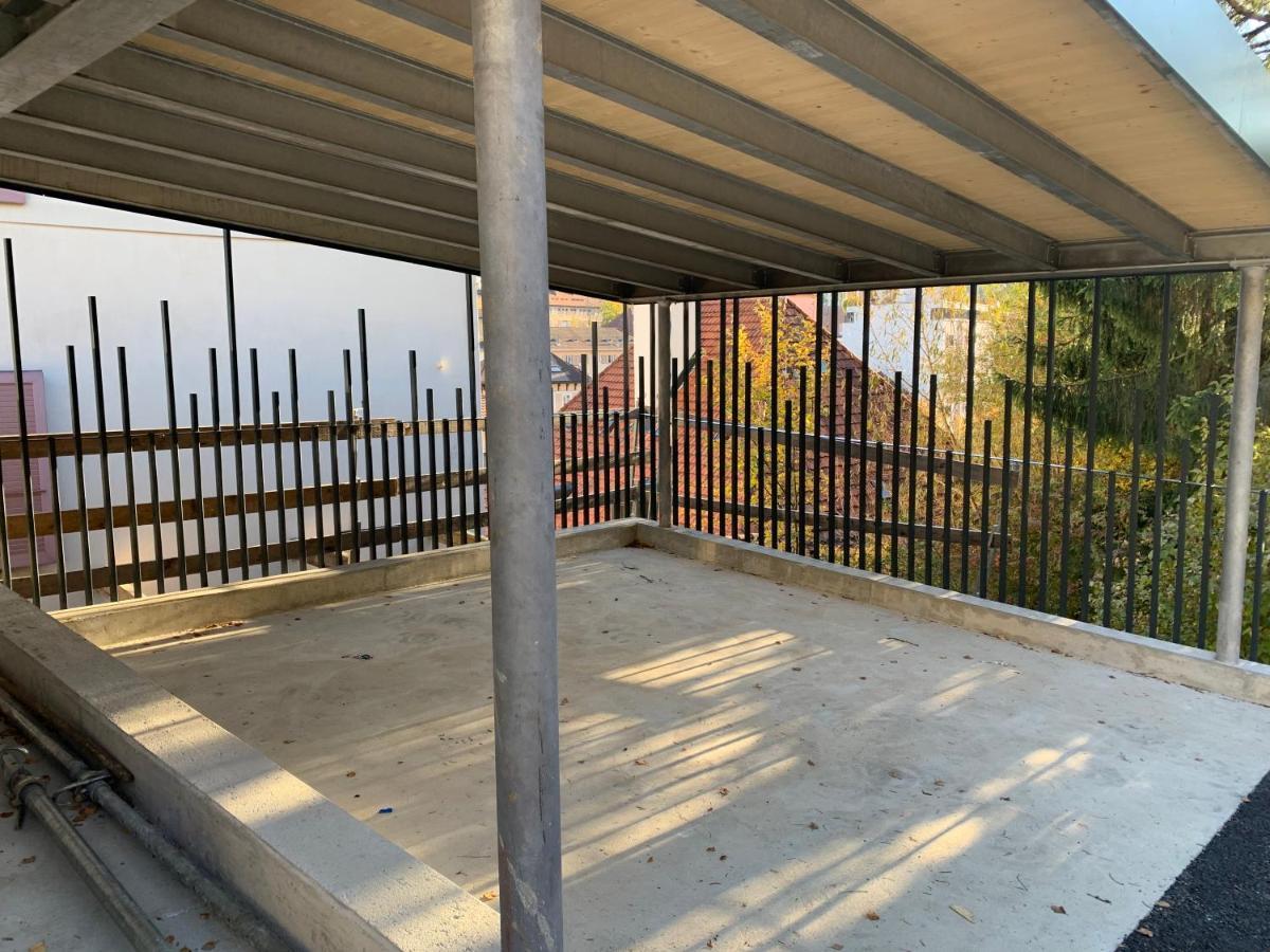 Appartement Douces Heures Avec Parking Couvert Prive Le Locle Exteriör bild