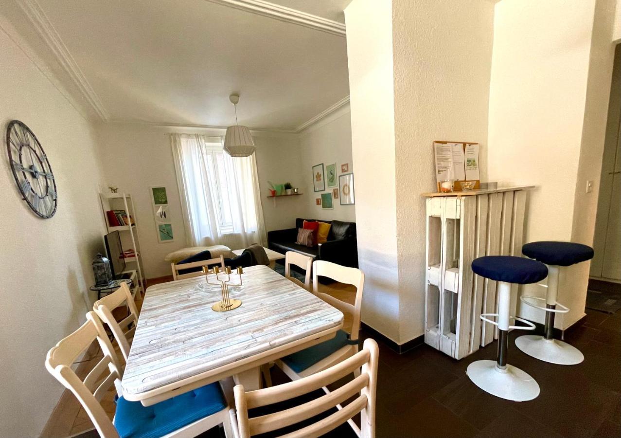 Appartement Douces Heures Avec Parking Couvert Prive Le Locle Exteriör bild