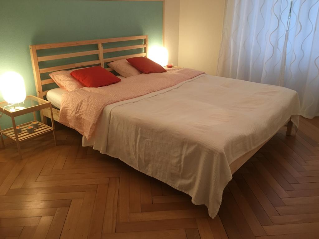 Appartement Douces Heures Avec Parking Couvert Prive Le Locle Exteriör bild