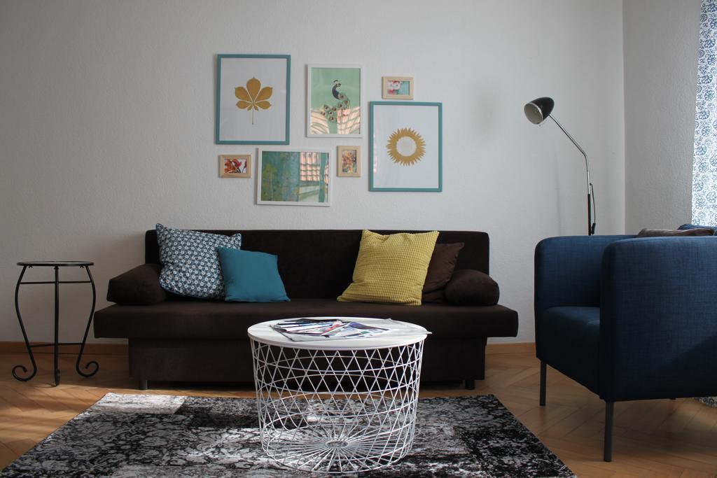 Appartement Douces Heures Avec Parking Couvert Prive Le Locle Exteriör bild
